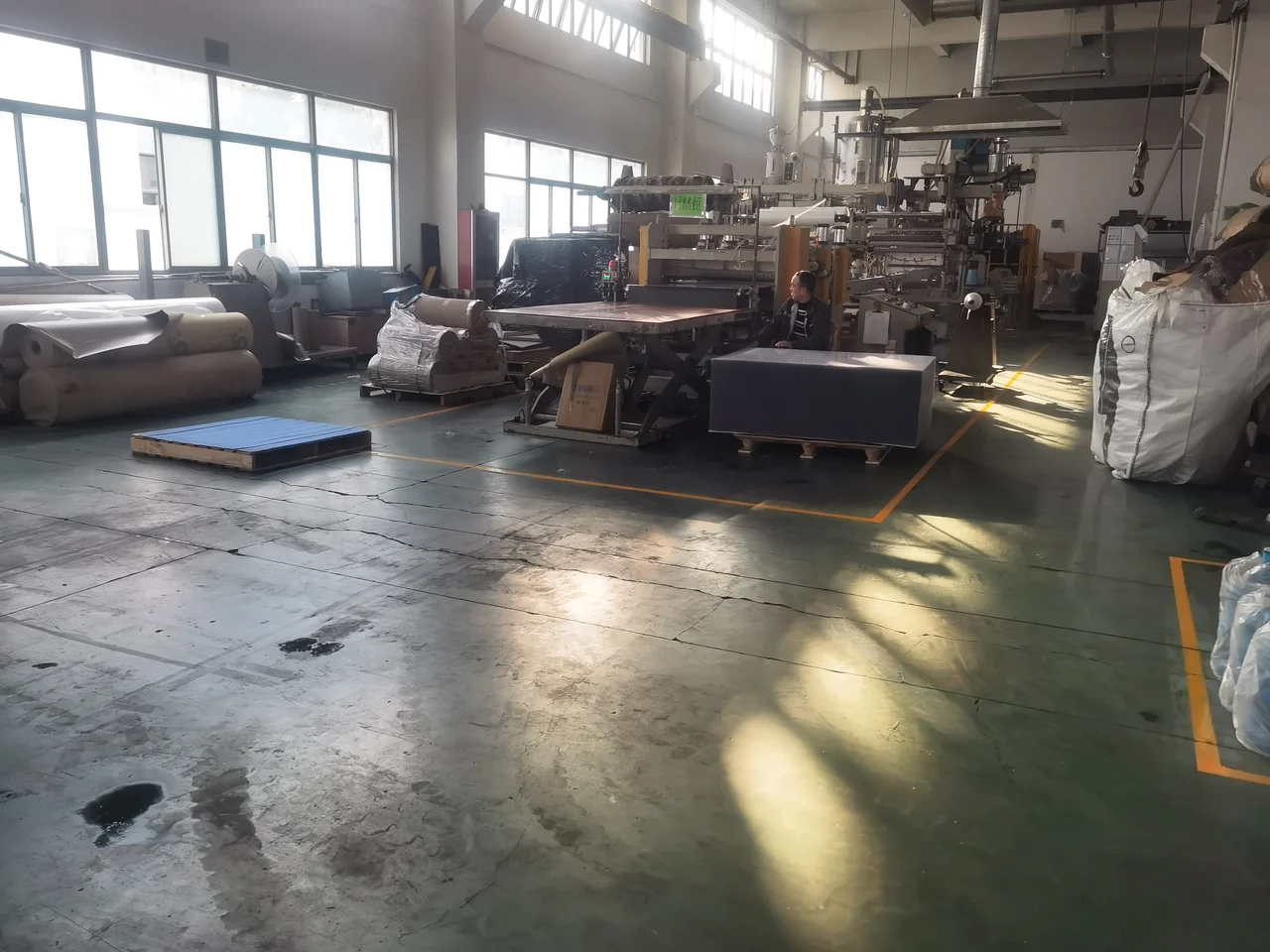 Zhenghe manufacturing workshop